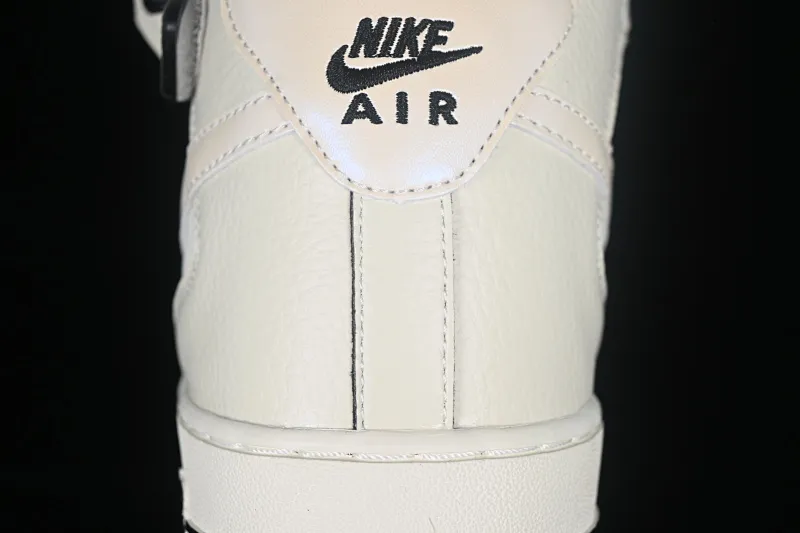 All categories Nk Air Force 1 Air Force series Nk Air Force 1 Mid Air Force mid-top Nk Air Force 1'07 Mid black pearlescent small hook Air Force One mid-top casual sneakers SG2356-807
